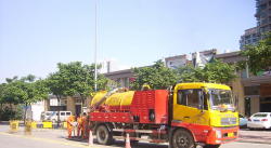吸污车